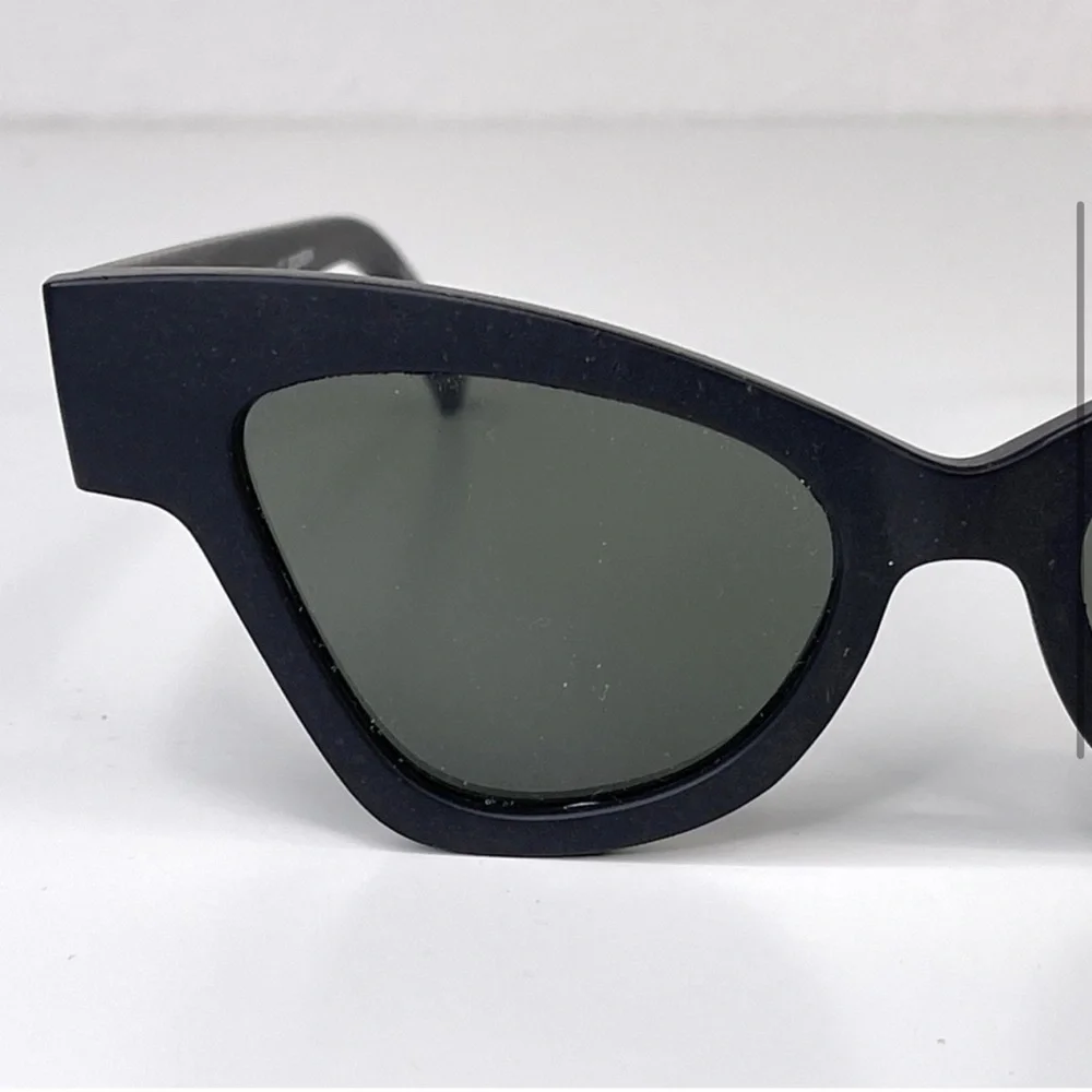 LE SPECS Hourgrass NEW Black Matte Cat Eye Sunglasses